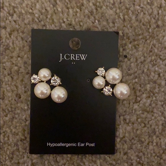 J. Crew Factory Jewelry - NWT J Crew Factory Pearl Diamond Cluster Earring